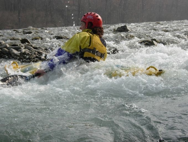  Pbaños en trineo con su canoa 